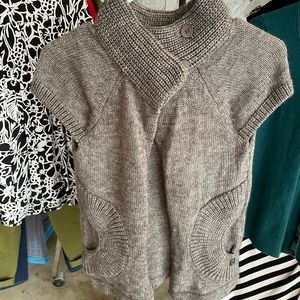 Wool sweater vest for women